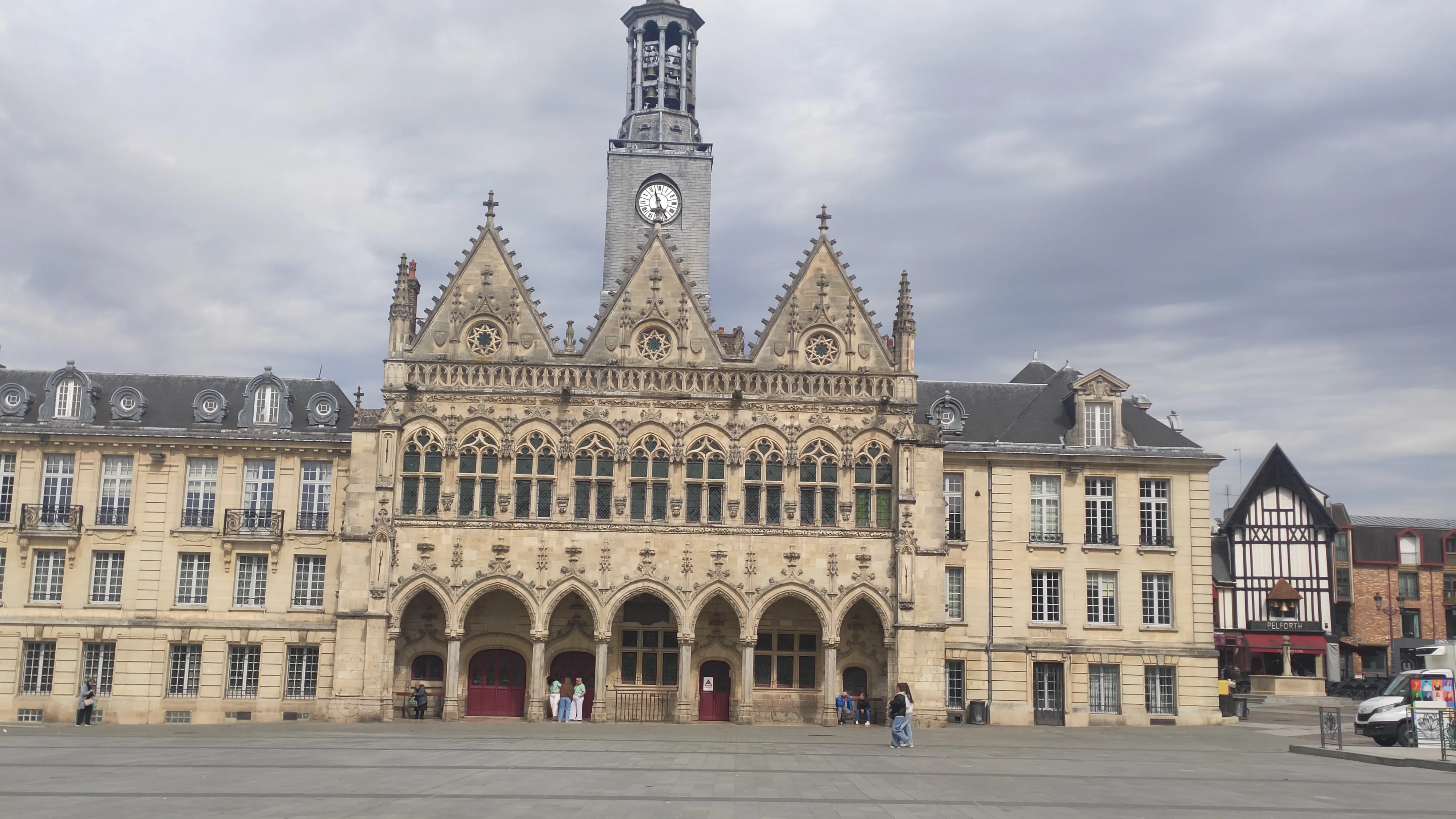Saint-Quentin - Aire de CC